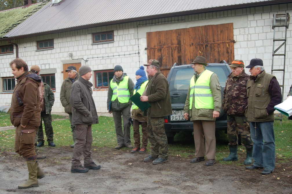 Instruktaż przed rozpoczęciem inwentaryzacji w Leśnictwie Konstantynów (Fot. D. Chalimoniuk)